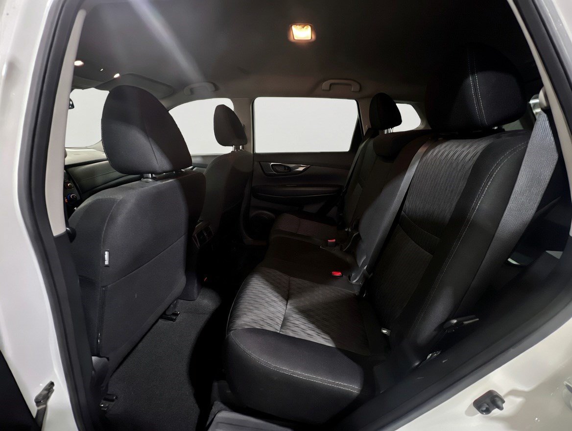Used 2020 Nissan Rogue S FWD image 16