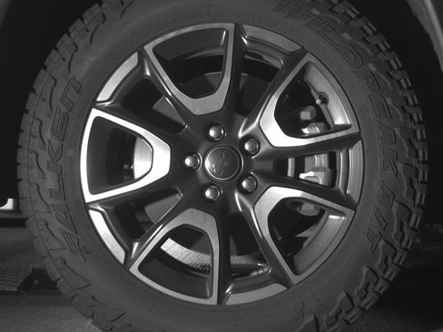 Used 2025 Jeep Compass Trailhawk AWD/4WD image 13