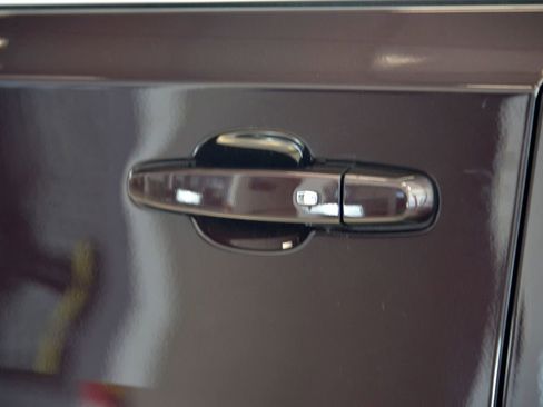 Used 2023 Chevrolet Traverse LT AWD/4WD image 13