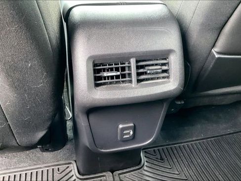 Used 2024 GMC Terrain SLE w/ Driver Convenience Package FWD image 10