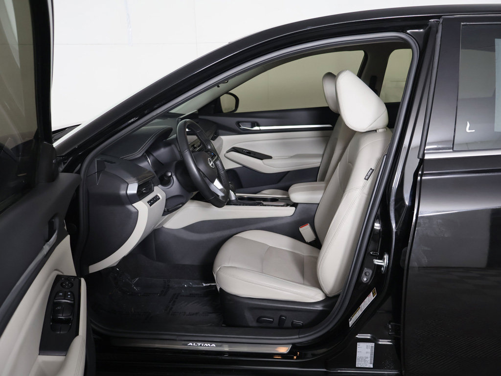Used 2025 Nissan Altima 2.5 SL FWD image 31