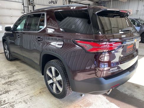 Used 2023 Chevrolet Traverse LT w/ LT Premium Package image 7