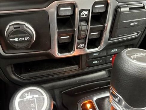 Used 2025 Jeep Gladiator Sport AWD/4WD image 50