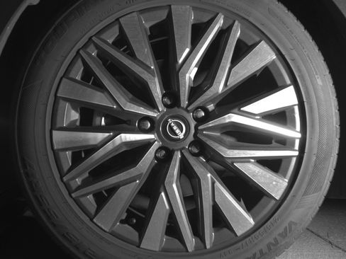 Used 2025 Nissan Altima 2.5 SV image 12