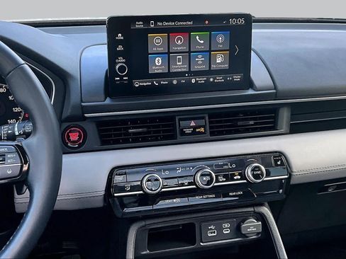 Used 2025 Honda Pilot Touring image 7