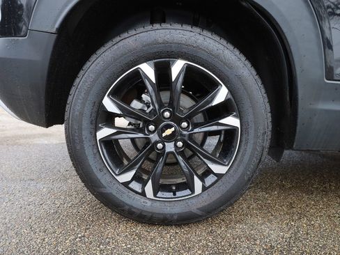 Used 2023 Chevrolet TrailBlazer LT w/ Convenience Package FWD image 12