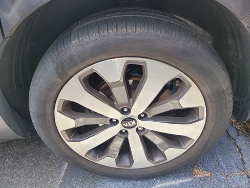 Used 2021 Kia Telluride S FWD image 8