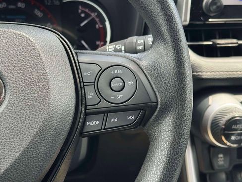 Certified 2025 Toyota RAV4 XLE AWD/4WD image 25