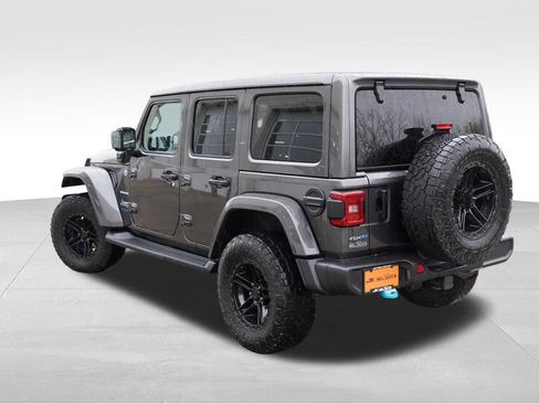 Used 2022 Jeep Wrangler Unlimited Sahara w/ Cold Weather Group image 7