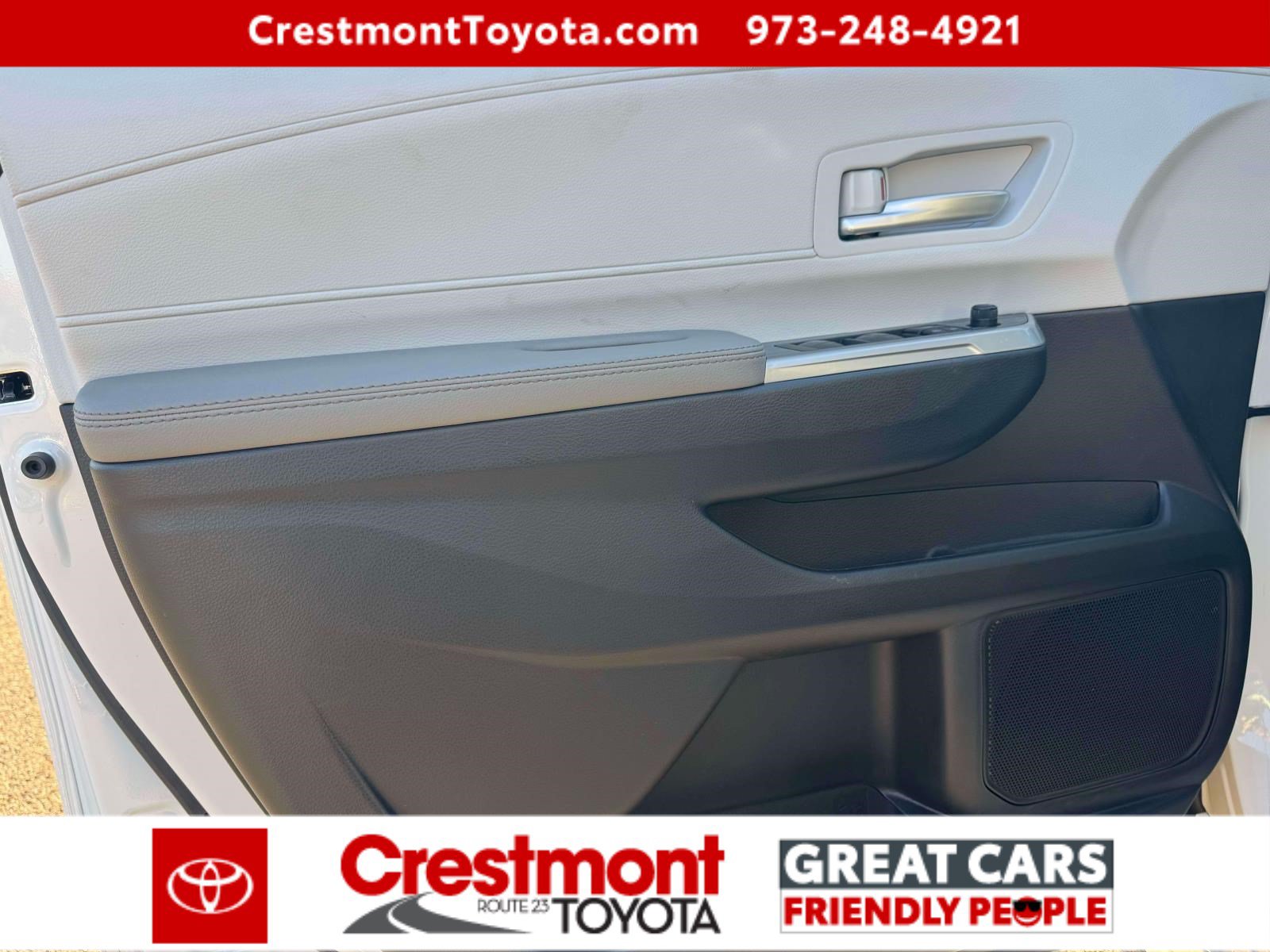 Used 2026 Toyota Sienna XLE AWD/4WD image 17