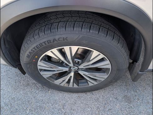 Used 2021 Nissan Rogue SV AWD/4WD image 9