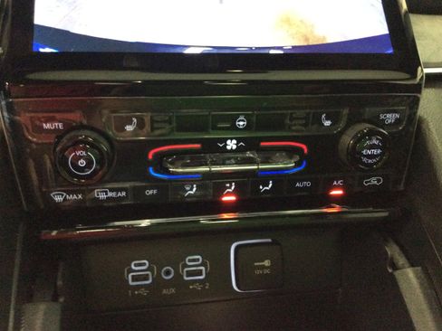 New 2025 Jeep Grand Cherokee L Limited w/ Black Appearance Package image 37