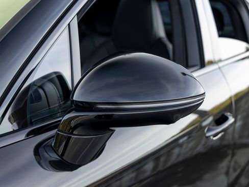 Certified 2025 Porsche Cayenne GTS image 18