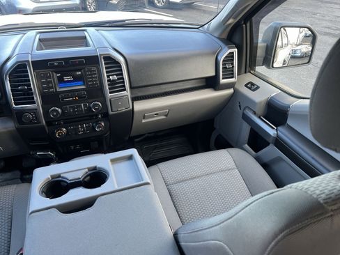 Used 2015 Ford F150 XLT image 27