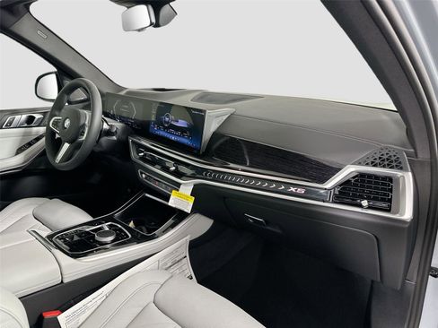 New 2026 BMW X5 xDrive40i w/ M Sport Package AWD/4WD image 30