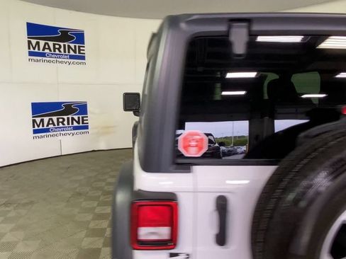 Used 2020 Jeep Wrangler Sport AWD/4WD image 9