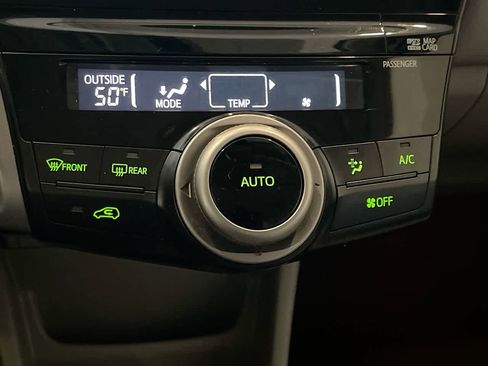 Used 2017 Toyota Prius V Four image 19