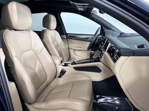 Certified 2023 Porsche Macan w/ Premium Package Plus AWD/4WD image 24