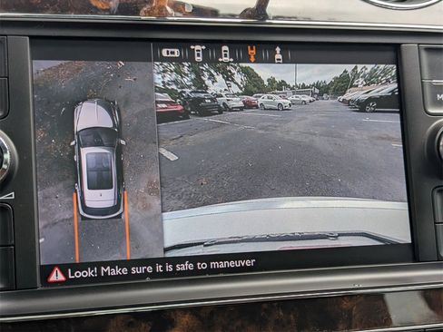 Used 2019 Bentley Bentayga image 15