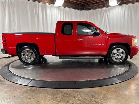 Used 2011 Chevrolet Silverado 1500 LT w/ Texas Edition RWD image 6