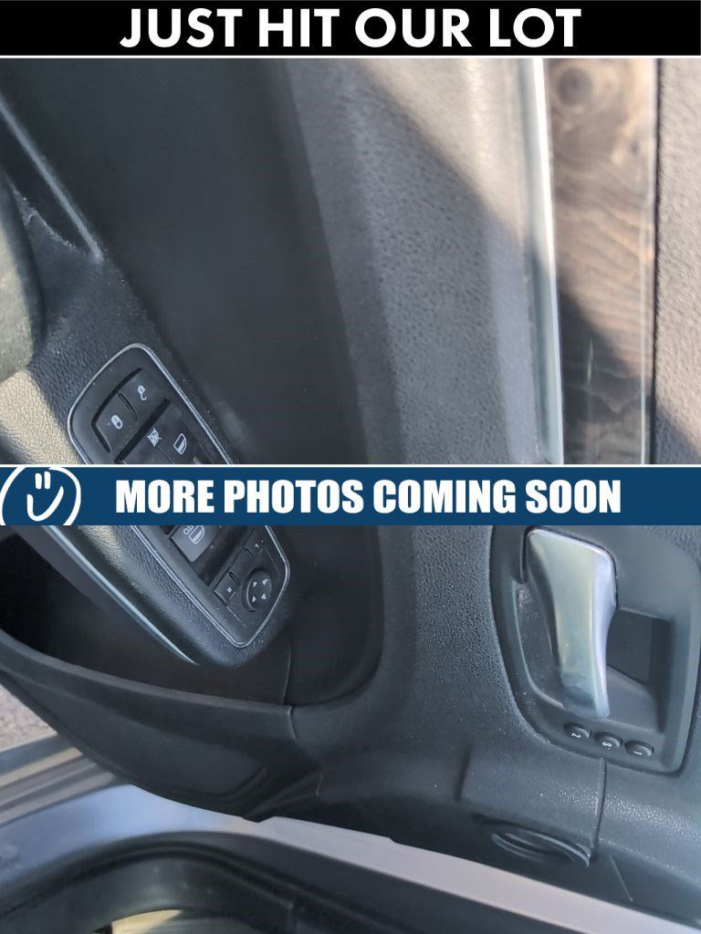 Used 2015 Chrysler 300 C RWD image 18