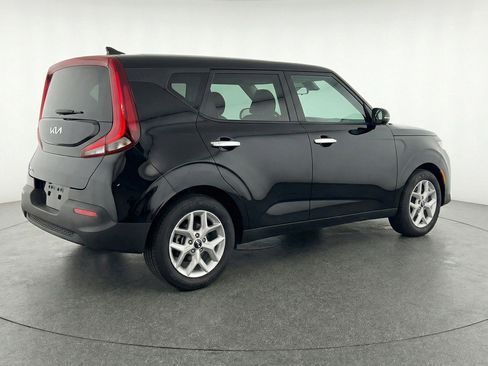 Used 2025 Kia Soul LX w/ LX Technology Package image 9