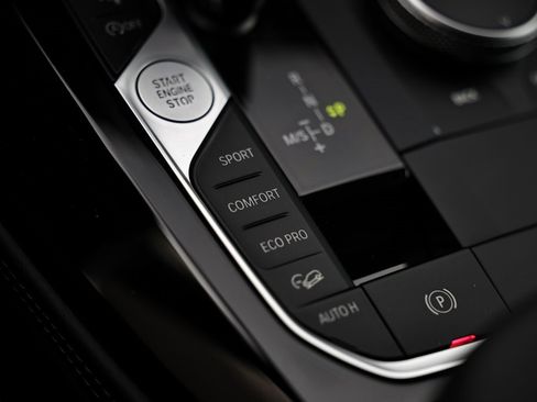 Used 2025 BMW X4 xDrive30i w/ Premium Package image 40