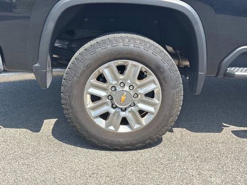 Used 2024 Chevrolet Silverado 2500 High Country w/ Technology Package AWD/4WD image 11