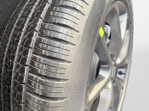 New 2026 Chrysler Pacifica Limited w/ S Appearance Package image 19