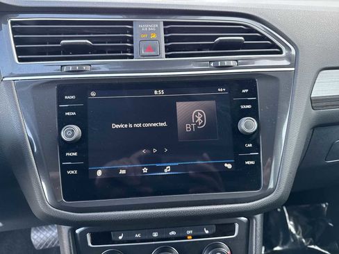 Used 2024 Volkswagen Tiguan SE image 26