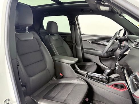 Used 2023 Chevrolet TrailBlazer RS w/ Sun and Liftgate Package image 12