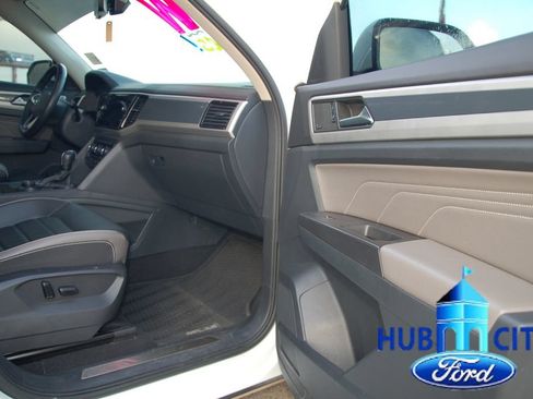 Used 2022 Volkswagen Atlas SEL Premium AWD/4WD image 17