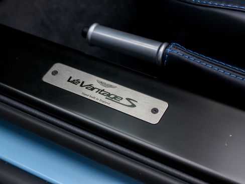 Used 2017 Aston Martin V12 Vantage S image 15