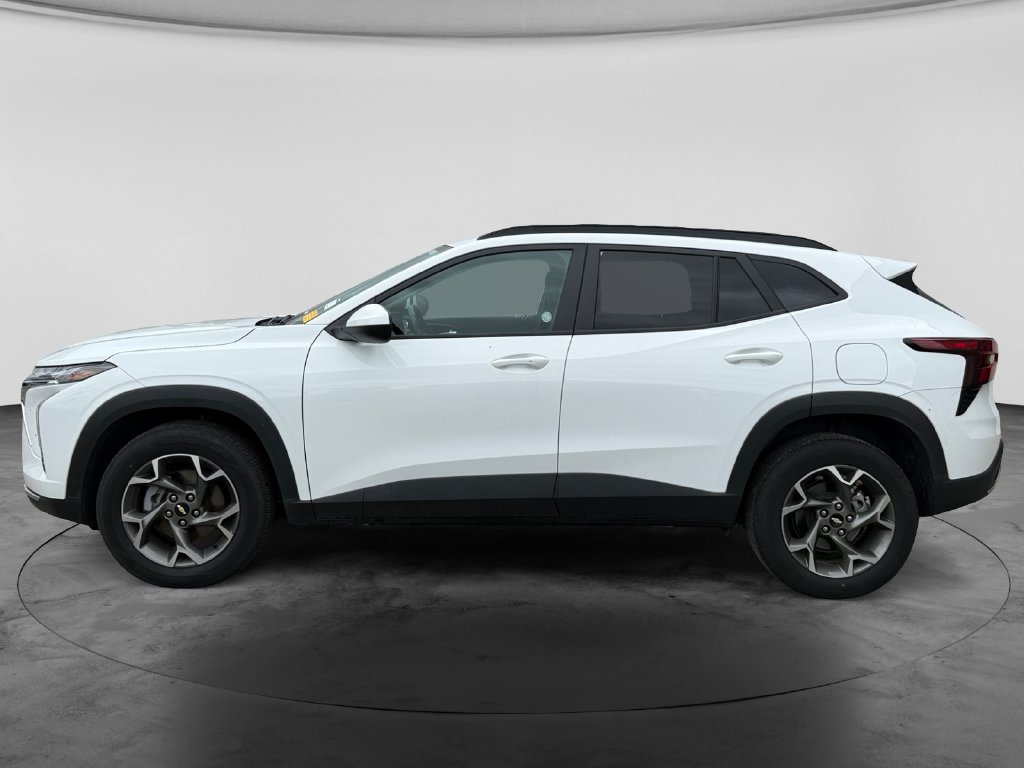 Used 2025 Chevrolet Trax LT w/ LT Convenience Package FWD image 5