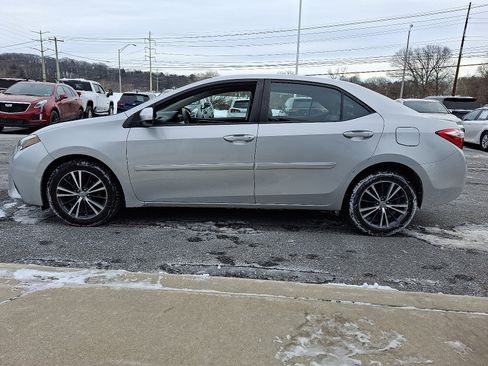 Used 2016 Toyota Corolla LE Premium image 4