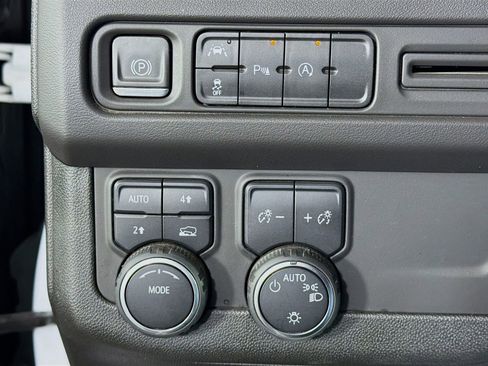 Used 2023 Chevrolet Suburban LT image 11