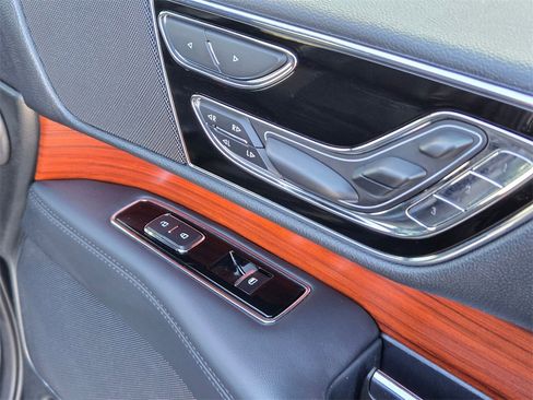 Used 2024 Lincoln Navigator Reserve image 35