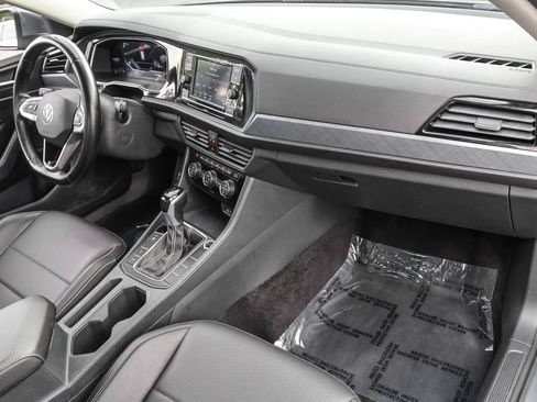 Certified 2023 Volkswagen Jetta SE FWD image 31