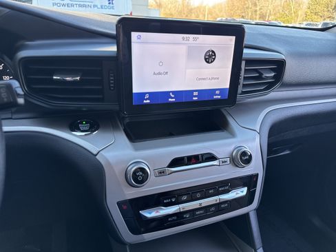 Used 2021 Ford Explorer XLT image 19