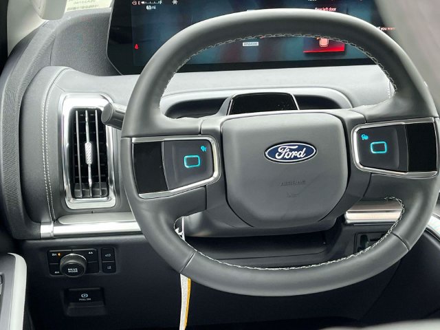New 2027 Ford Expedition Platinum w/ Driver's Package AWD/4WD image 12