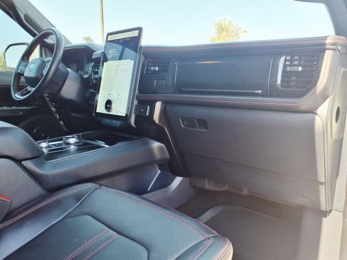 Used 2023 Ford Expedition Limited AWD/4WD image 10