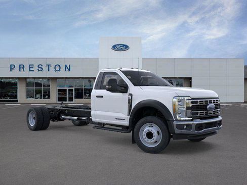 New 2025 Ford F550 2WD Regular Cab Super Duty image 13