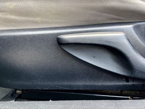Used 2018 Toyota Corolla LE FWD image 34