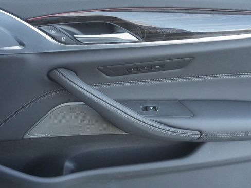 Certified 2023 BMW 540i xDrive w/ Executive Package image 30