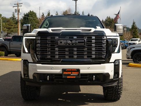Used 2025 GMC Sierra 3500 Denali Ultimate image 10