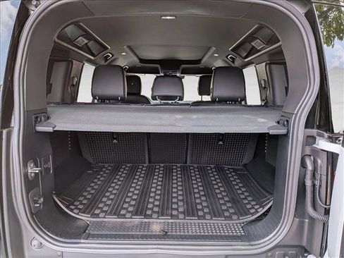 Used 2024 Land Rover Defender 110 S image 6