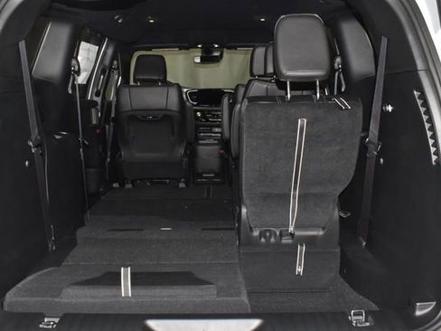 New 2026 Chrysler Pacifica Select FWD image 33
