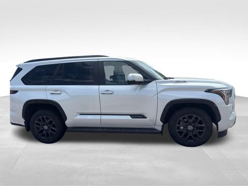 Used 2024 Toyota Sequoia Platinum AWD/4WD image 6