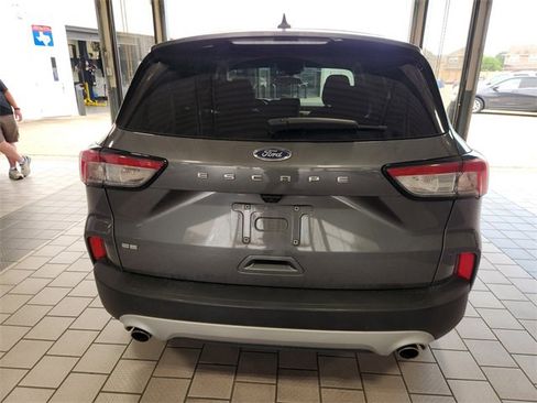Used 2022 Ford Escape SE FWD image 5