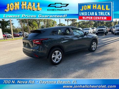 Used 2025 Chevrolet Trax LS w/ Driver Confidence Package image 12